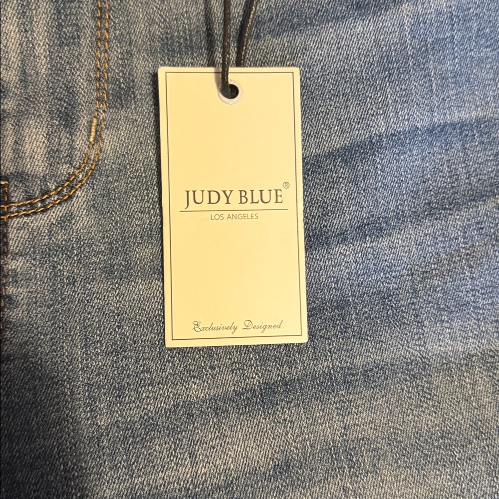 NWT Women’s Judy Blue Jeans - Picture 3 of 6